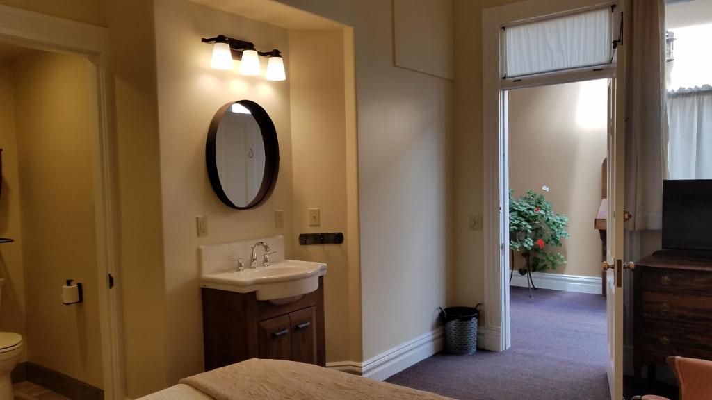 Hotel Ouray - for 12 years old and over - Petite Salle Intérieure 6