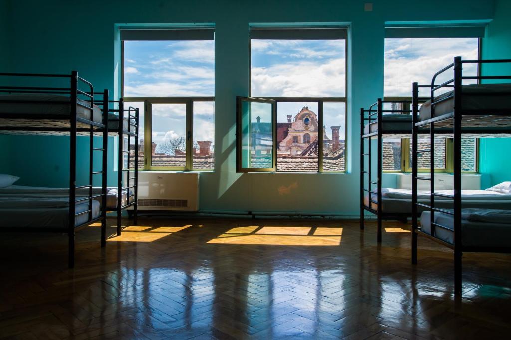 Postel nebo postele na pokoji v ubytování B13 Hostel