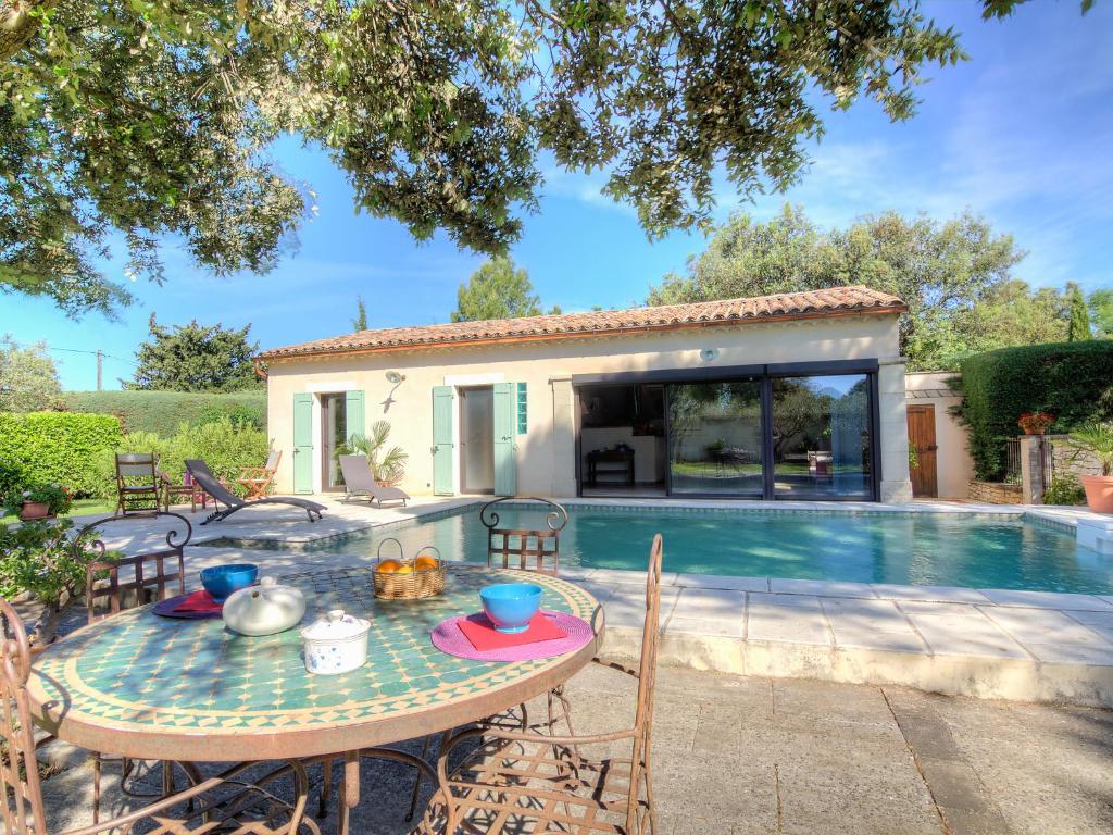 Bazén v ubytování Holiday Home Bezert by Interhome nebo v jeho okolí