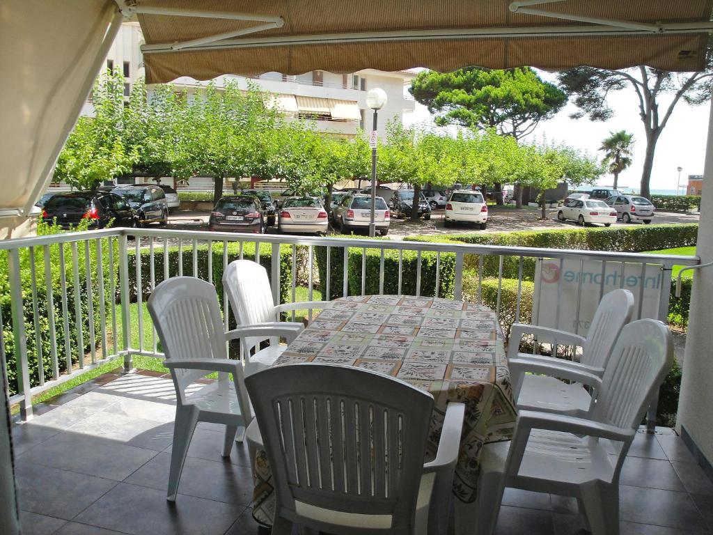 Restaurace v ubytování Apartment DMS V by Interhome