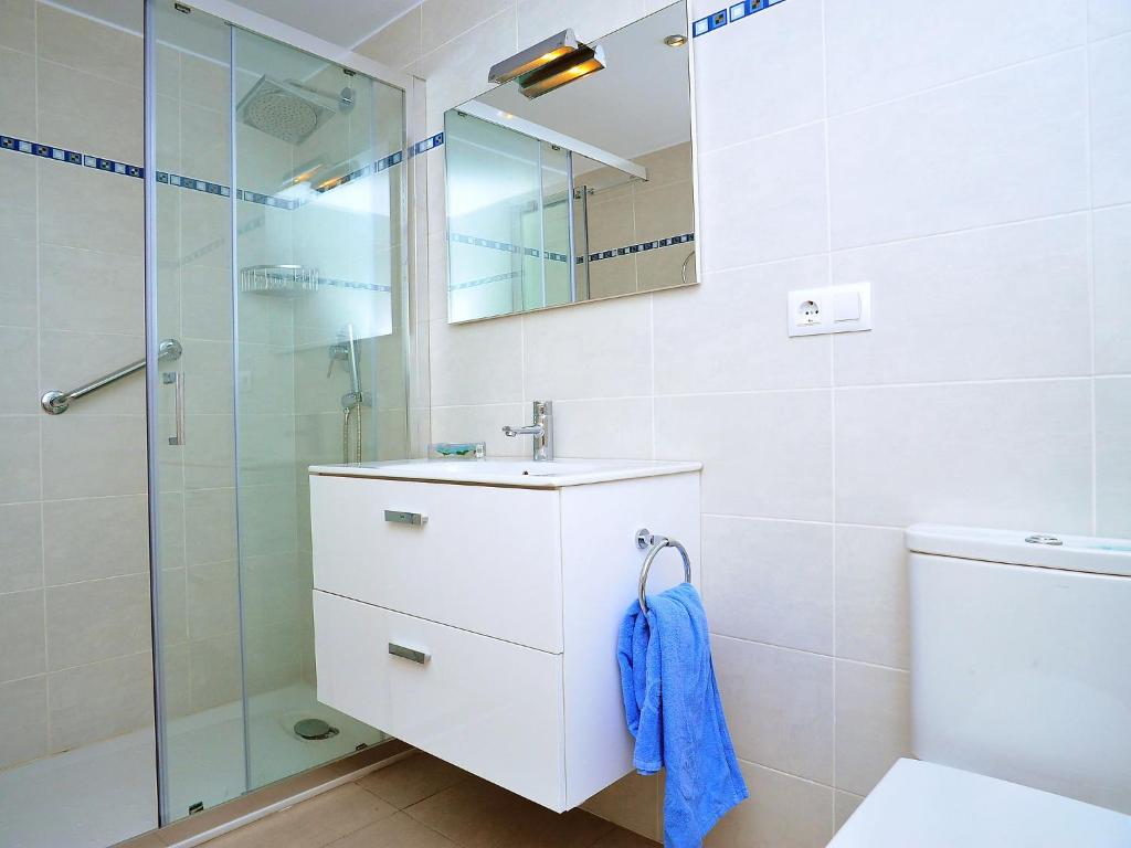 A bathroom at Apartment San Esteban-1 by Interhome