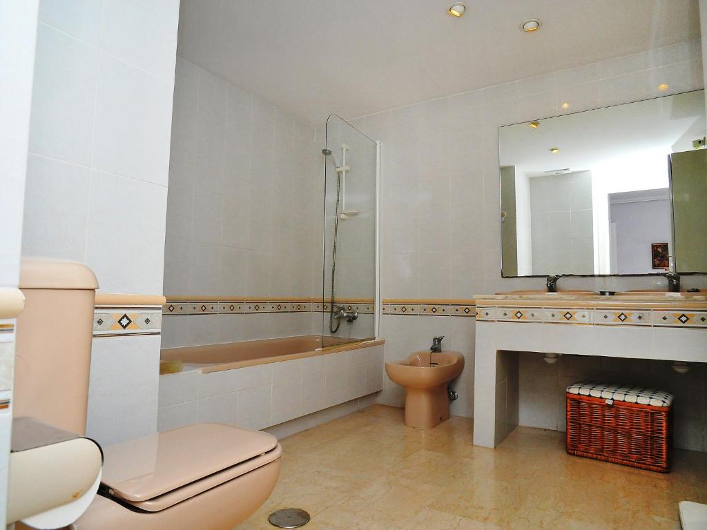 A bathroom at Apartment San Esteban-1 by Interhome