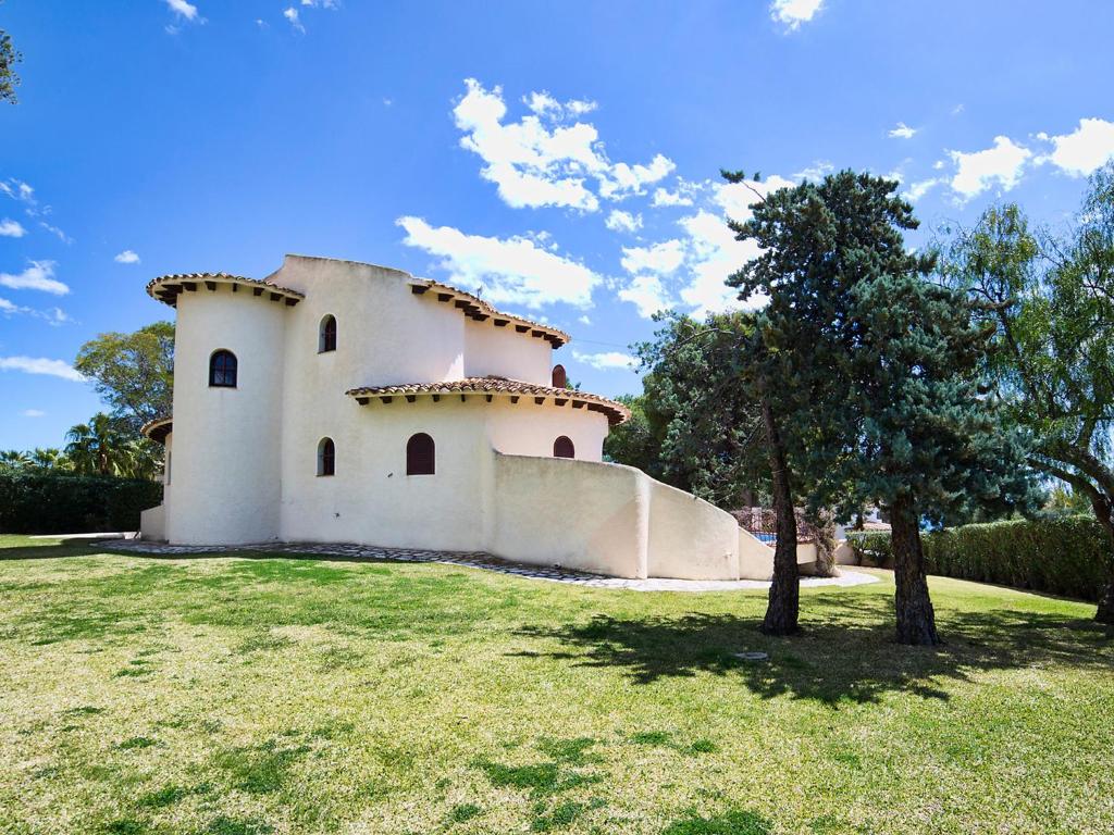 The building in which the holiday home is located
