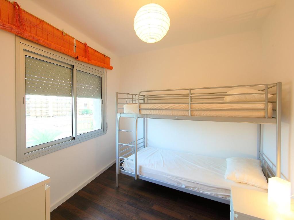 Posteľ alebo postele v izbe v ubytovaní Apartment Terecel Salou-11 by Interhome