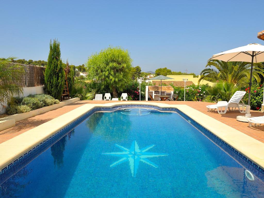 Bazén v ubytování Holiday Home Reposo by Interhome nebo v jeho okolí