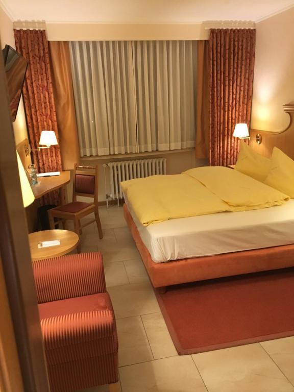 Postel nebo postele na pokoji v ubytování Altes Gasthaus Kuhr - Hotel & Restaurant