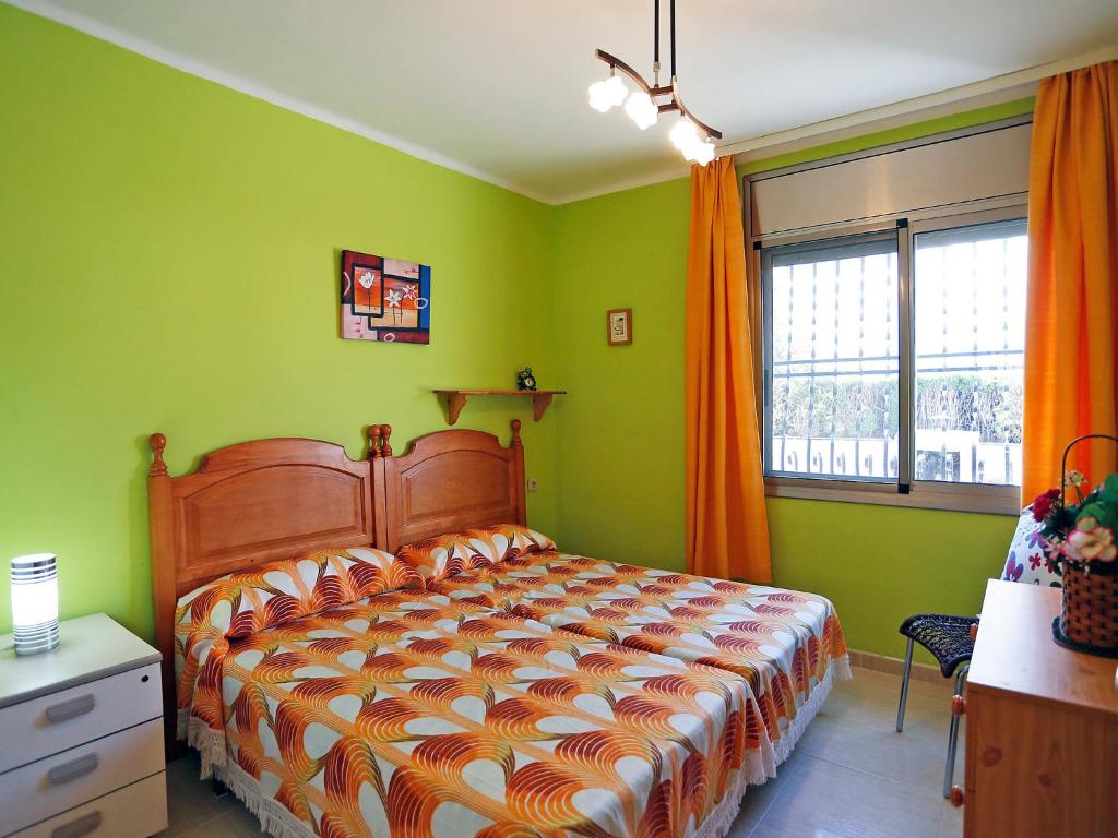 Posteľ alebo postele v izbe v ubytovaní Holiday Home Solimar Cambrils by Interhome