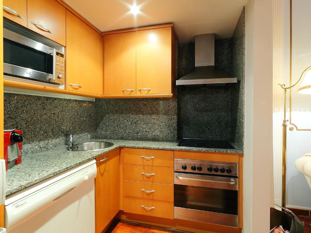 Kuchyň nebo kuchyňský kout v ubytování Apartment Plaza de Catalunya - Pso- de Gracia by Interhome