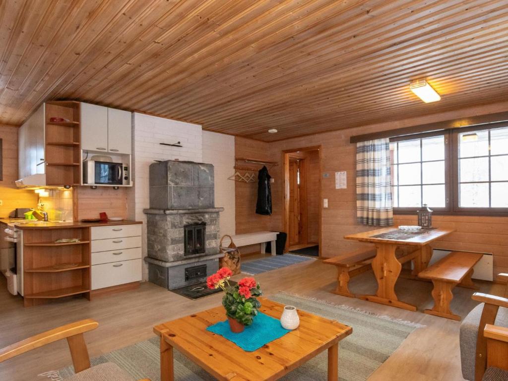 Kuchyň nebo kuchyňský kout v ubytování Holiday Home Aamunsarastus by Interhome