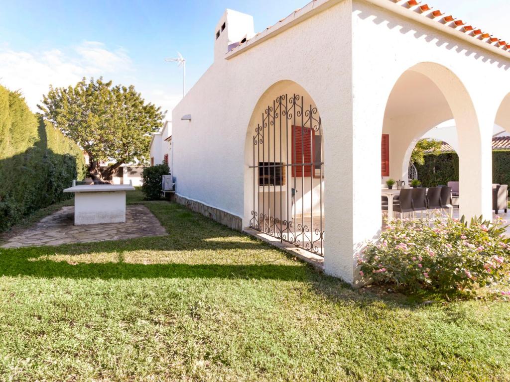 Vonkajšia záhrada v ubytovaní Holiday Home El Dorada Playa by Interhome