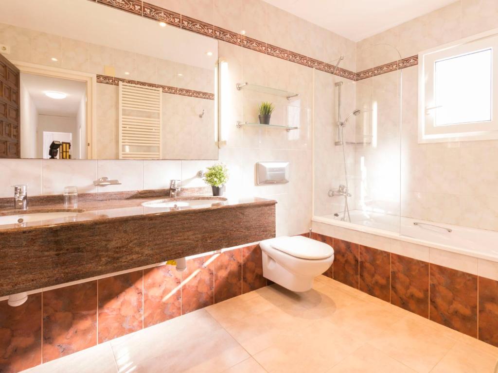 Kúpeľňa v ubytovaní Holiday Home El Dorada Playa by Interhome