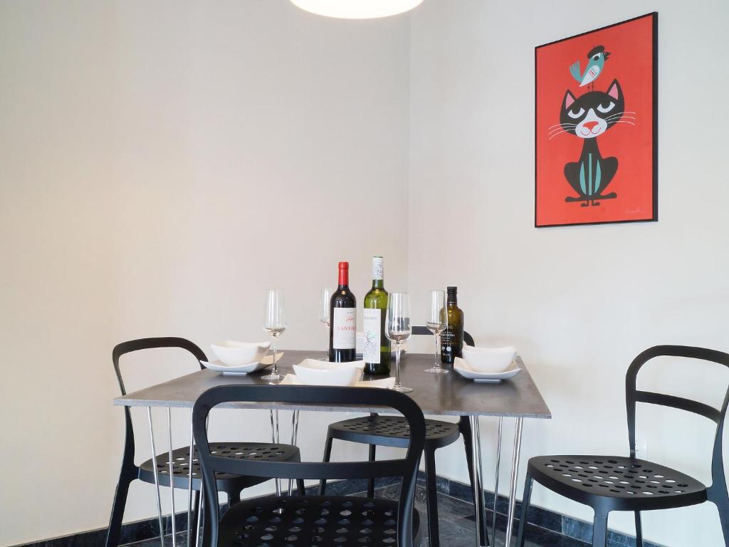 Nápoje v ubytovaní Apartment Plaza de las Flores by Interhome