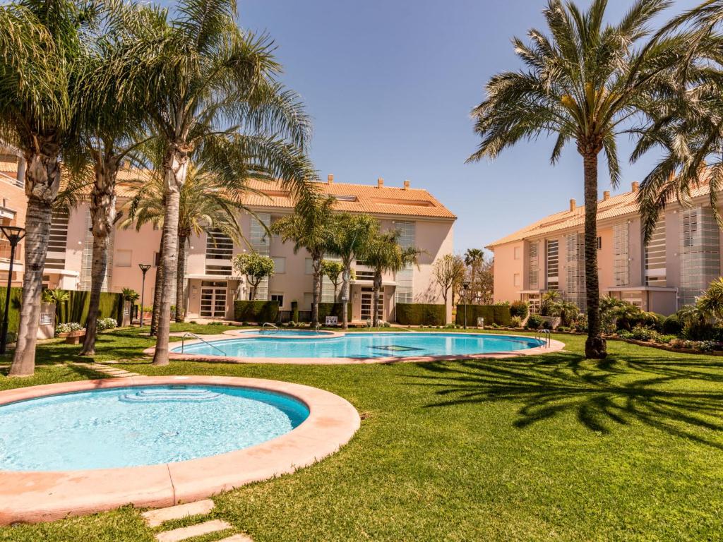 The swimming pool at or close to Apartment Golde Gardens by Interhome