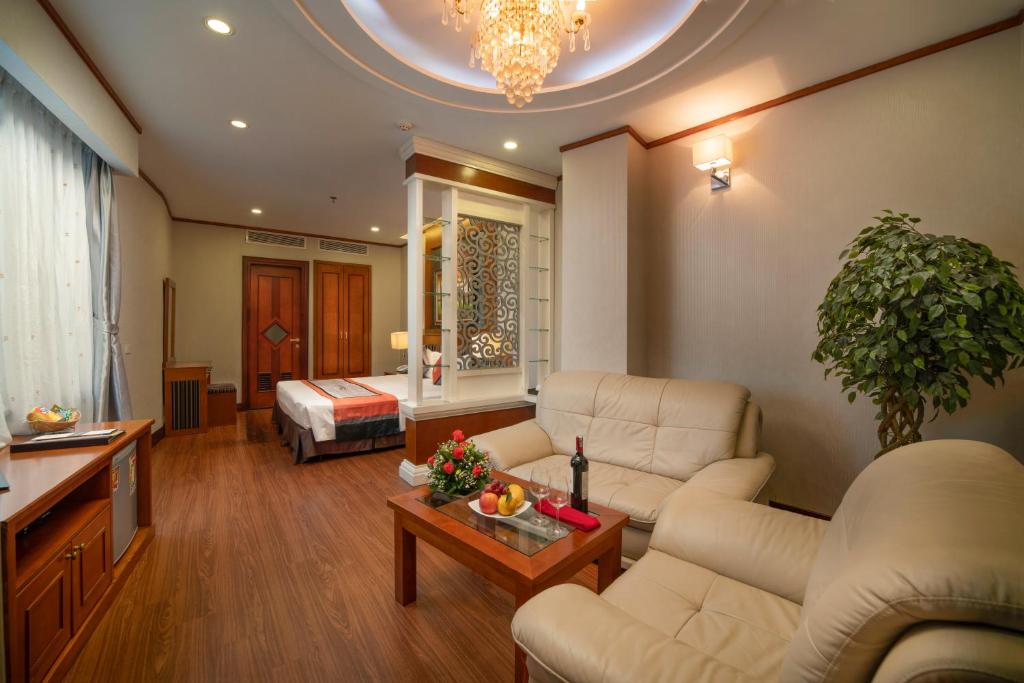 Posezení v ubytování Hanoi Larosa Hotel