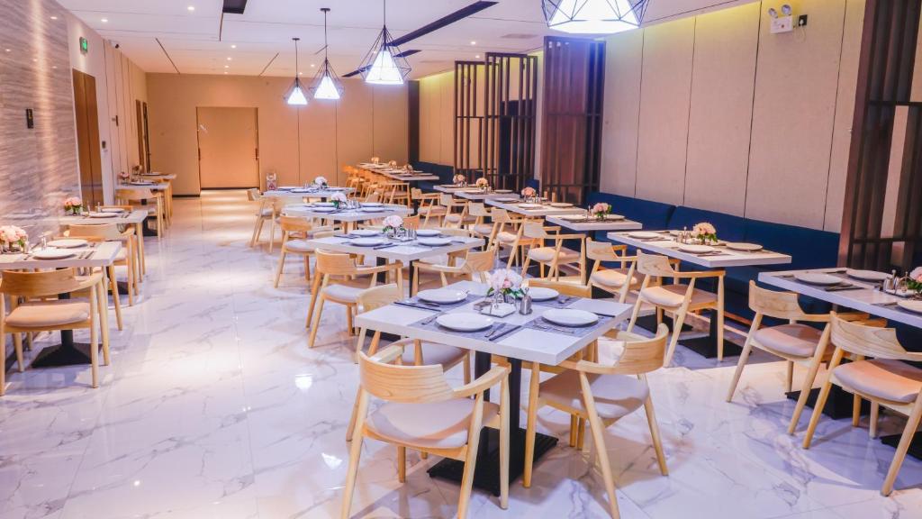 Restaurace v ubytování Paco Hotel Tiyuxilu Metro Guangzhou-Free Shuttle Bus during Canton Fair