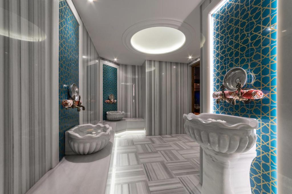 A bathroom at The Hotel Beyaz Saray & Spa - Special Category