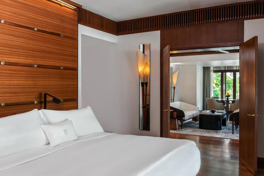 Ein Bett oder Betten in einem Zimmer der Unterkunft The Datai Langkawi
