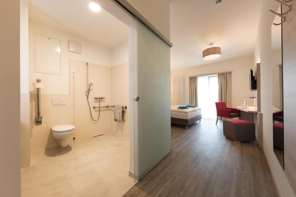 Hotel Gudrun - Salle Double - Accès Au Handicap