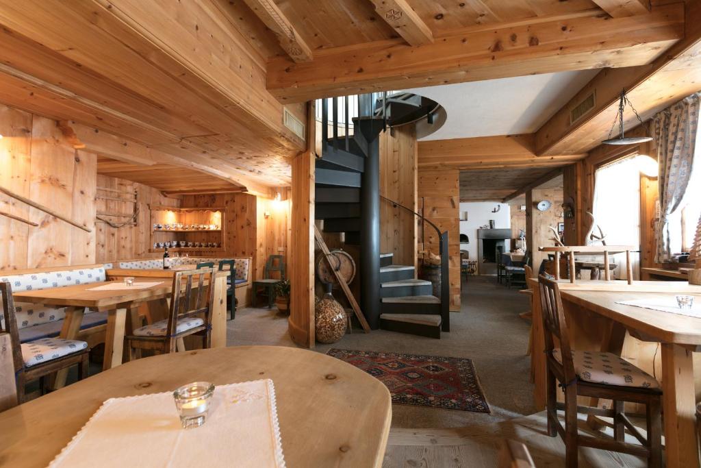 Posezení v ubytování Hotel Baita Fiorita