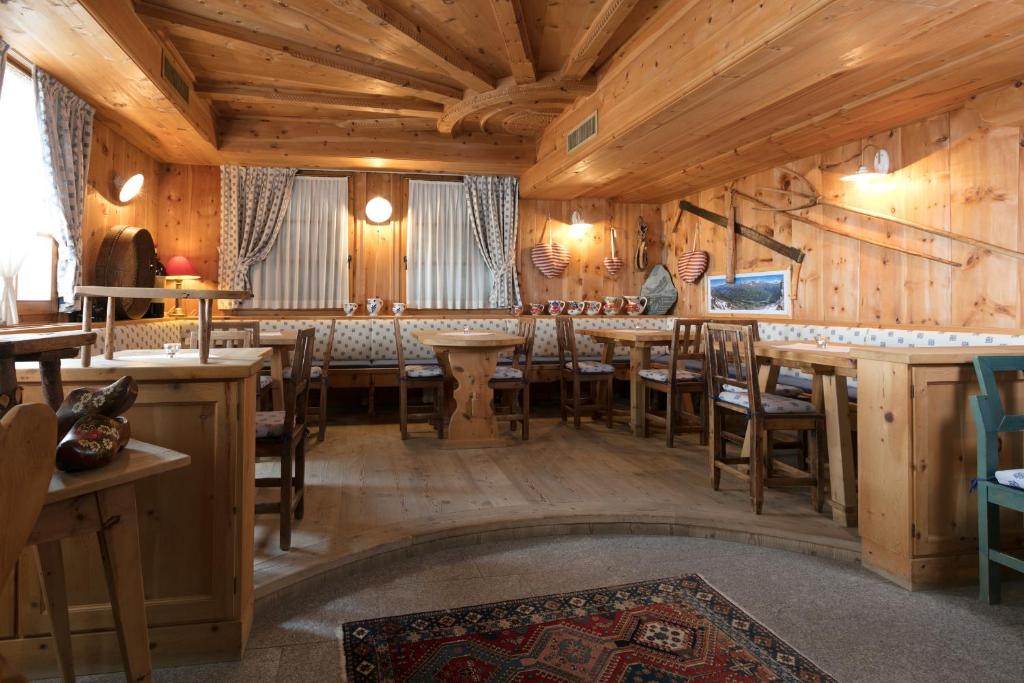 Restaurace v ubytování Hotel Baita Fiorita