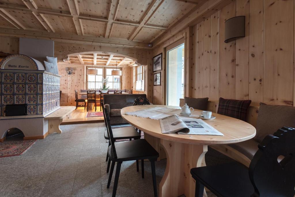 Posezení v ubytování Hotel Baita Fiorita