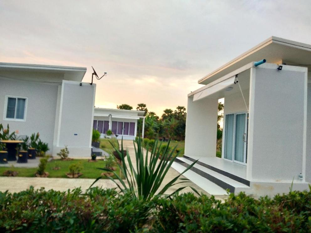 Photo de la galerie de l'établissement San Sabai the cottages, à Nang Rong