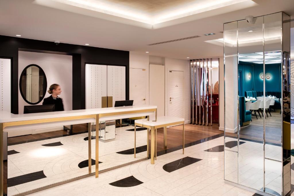 Hôtel Victor Hugo Paris Kléber - Resim 13