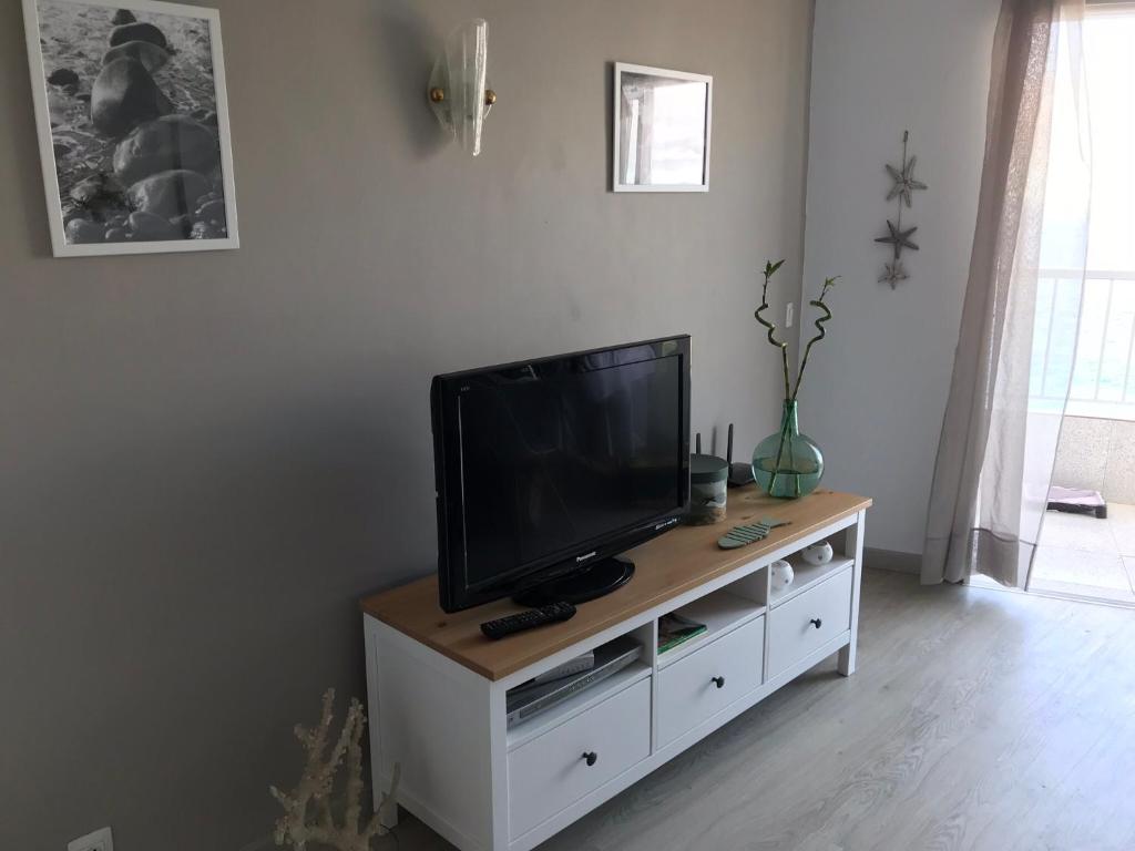 TV a/nebo společenská místnost v ubytování Monisunset