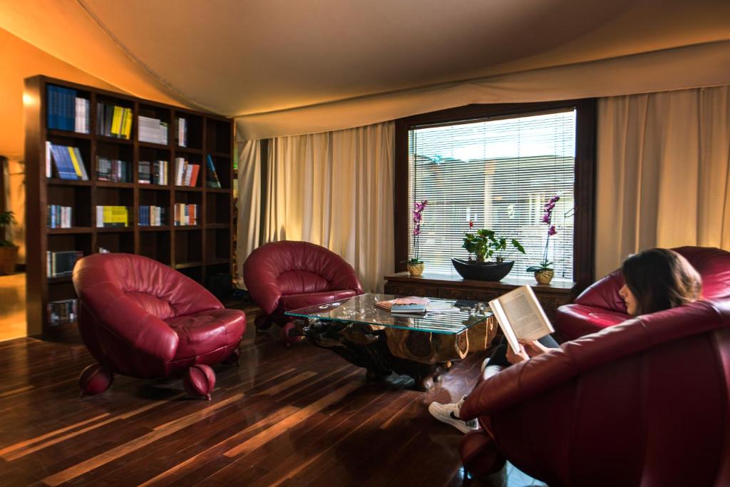 Area soggiorno di Telal Resort Al Ain