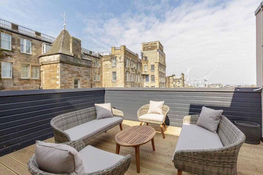 Destiny Scotland - Royal Mile Residence - Apartment With Balcony