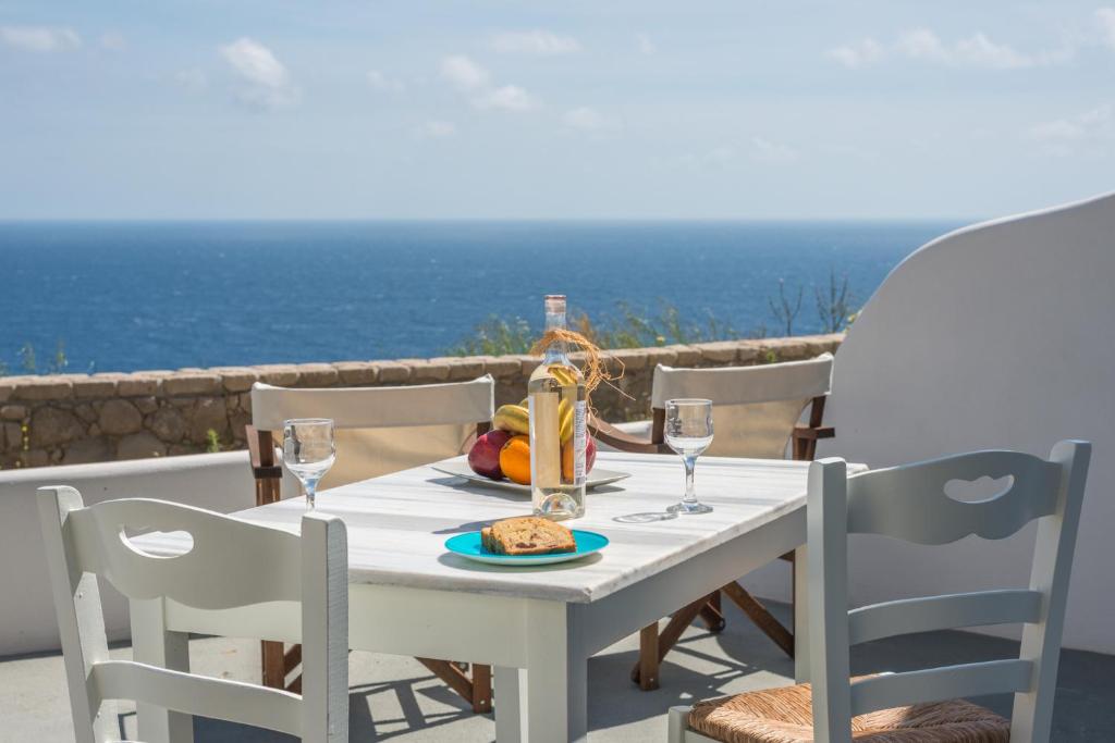 Nápoje v ubytovaní Heavenly Milos suites