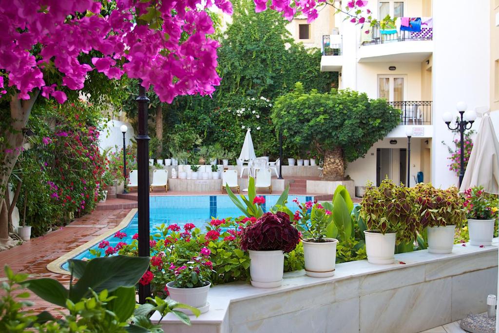Bazén v ubytování Fortezza Hotel nebo v jeho okolí