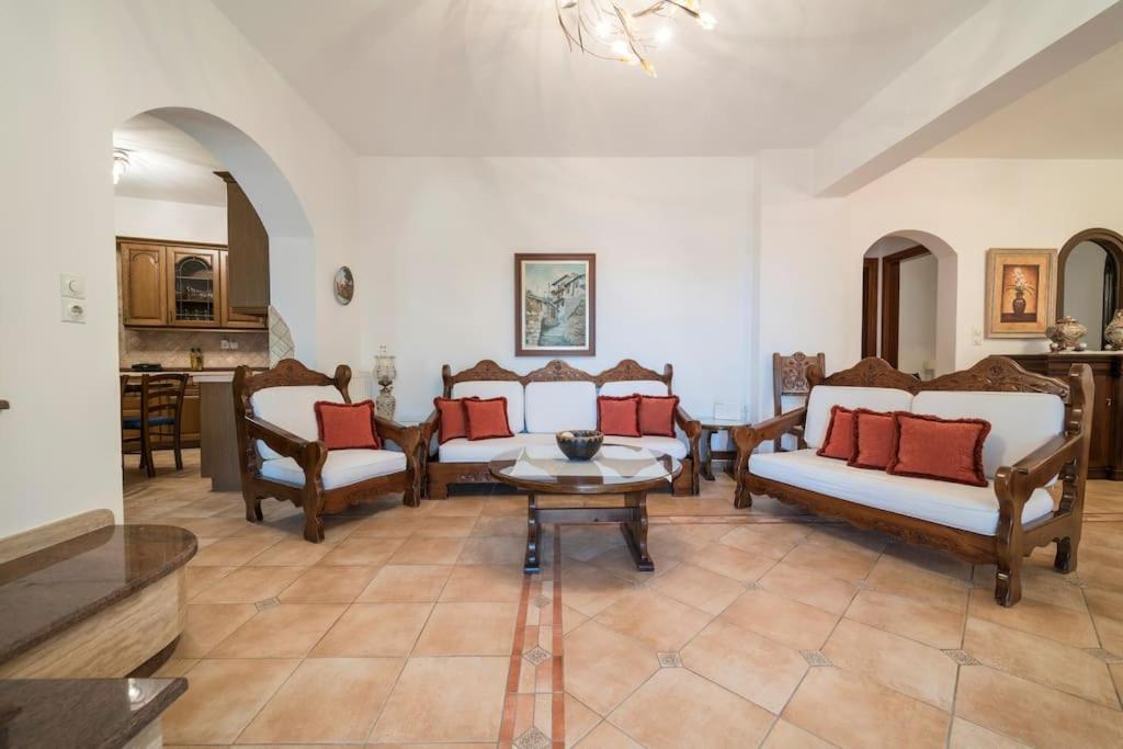 Posedenie v ubytovaní Sivota view villa