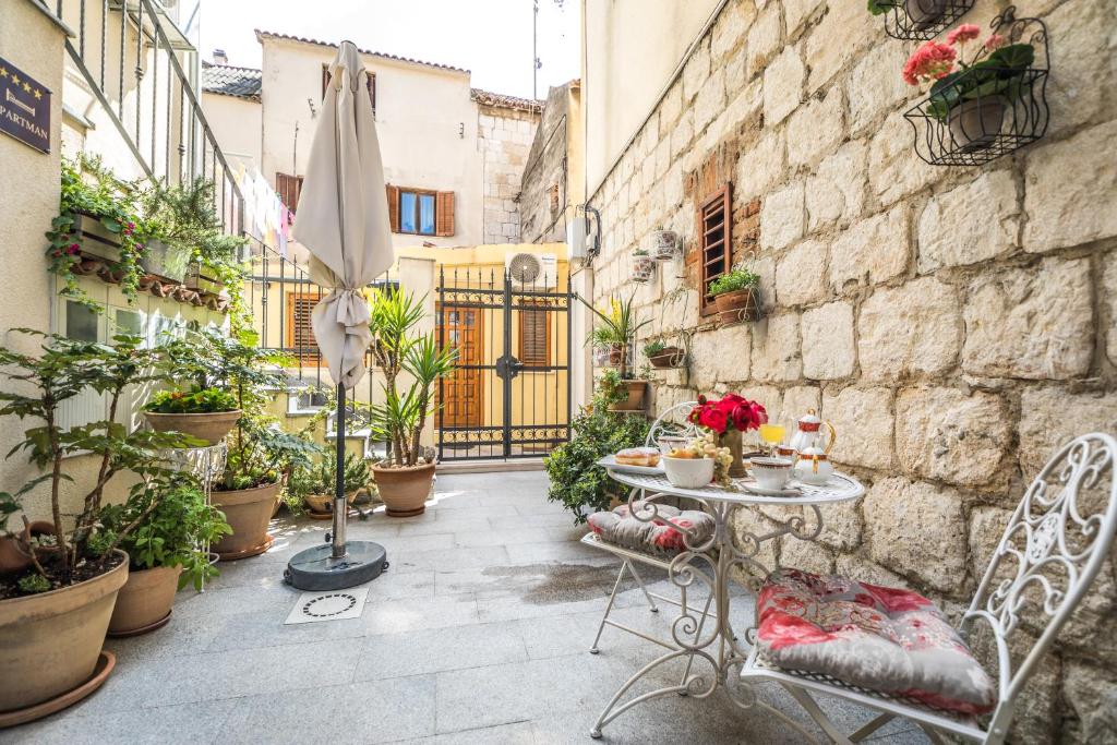 Emperor's Suites - 12