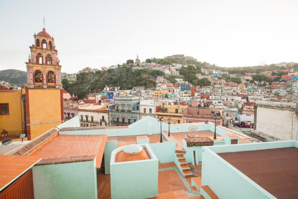 Nespecifikovaný výhled na destinaci Guanajuato nebo výhled na město při pohledu z hotelu