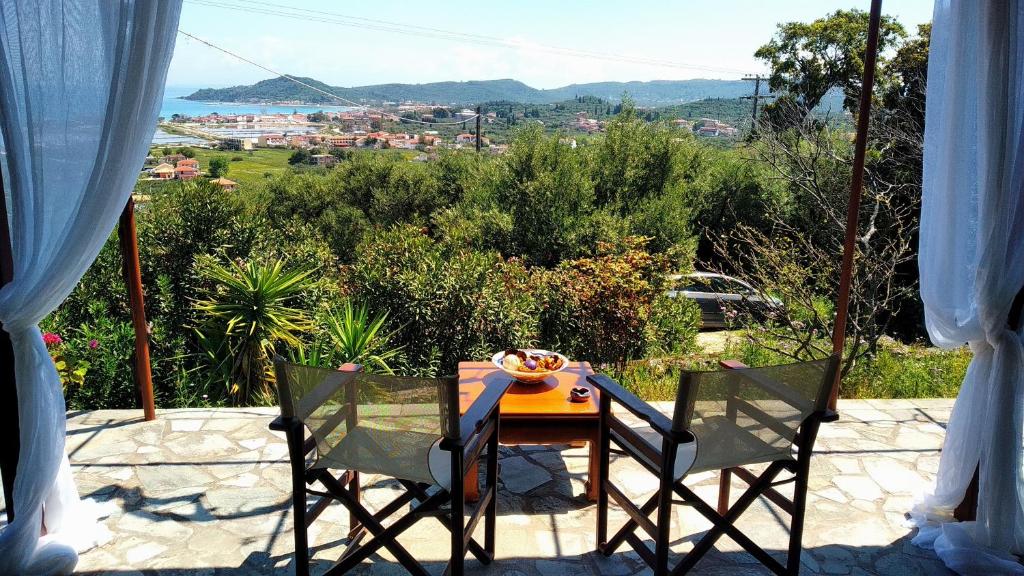 Foto dalla galleria di Green Hill House a Alykes