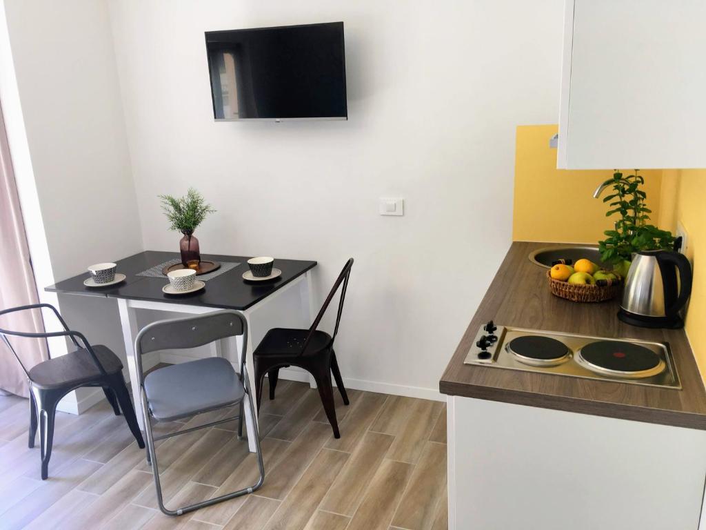 Kuchyňa alebo kuchynka v ubytovaní Studio apartment 365
