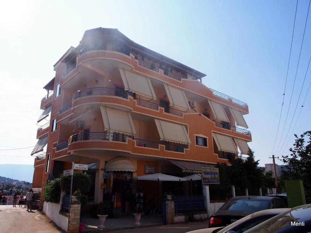 Biraci Residence - Image 1