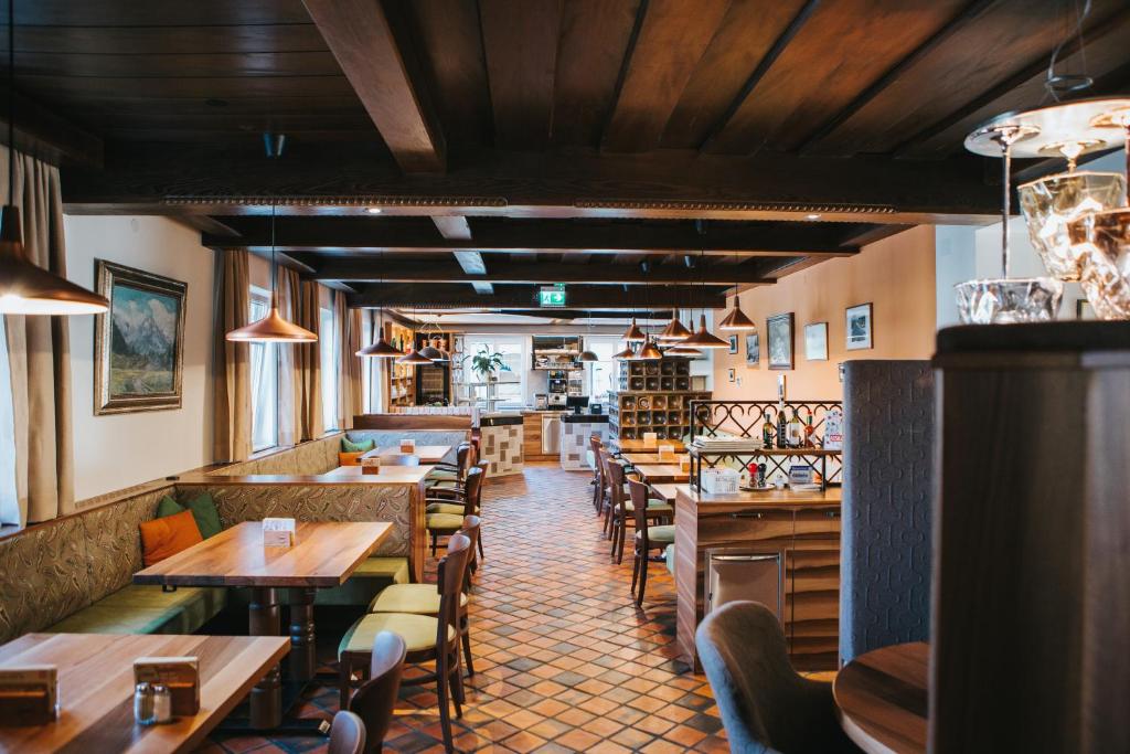 Restoran või mõni muu söögikoht majutusasutuses Business-Hotel Stockinger