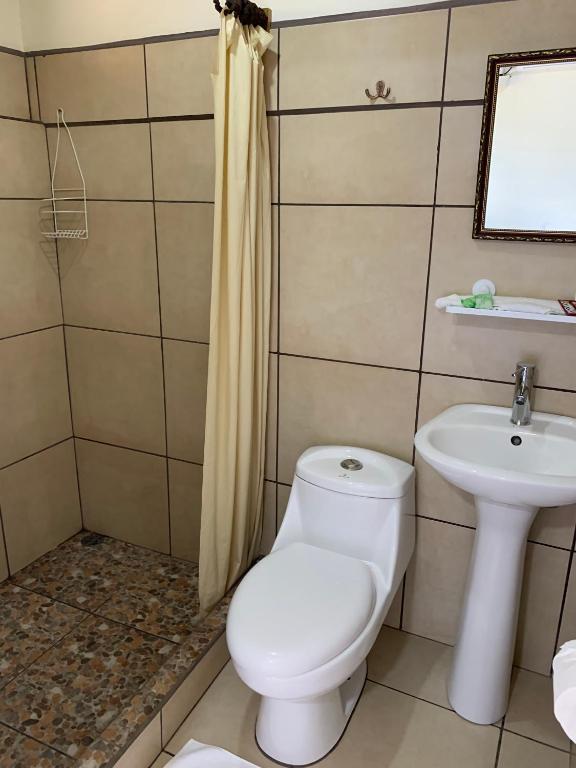 Koupelna v ubytování Le Petit Hotel