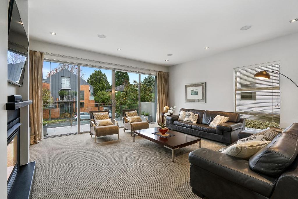 City Sanctuary on Kilmore - Resim 5