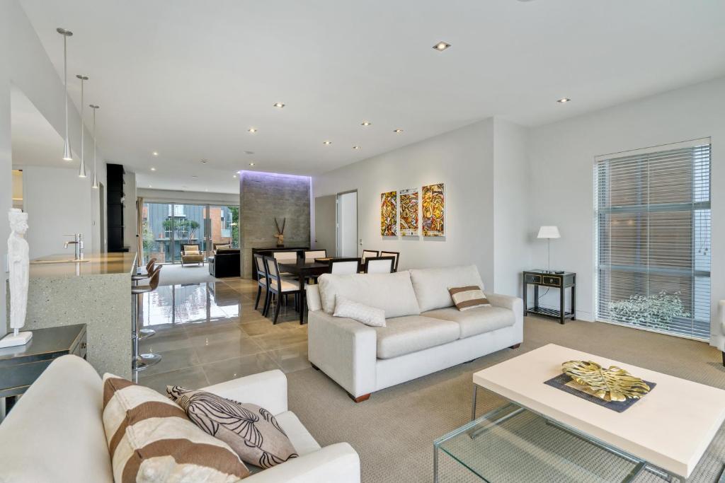 City Sanctuary on Kilmore - Resim 9