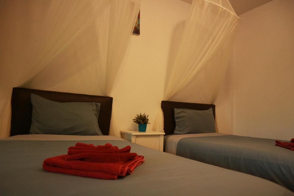 Raven Blue - Twin Room With Garden View
