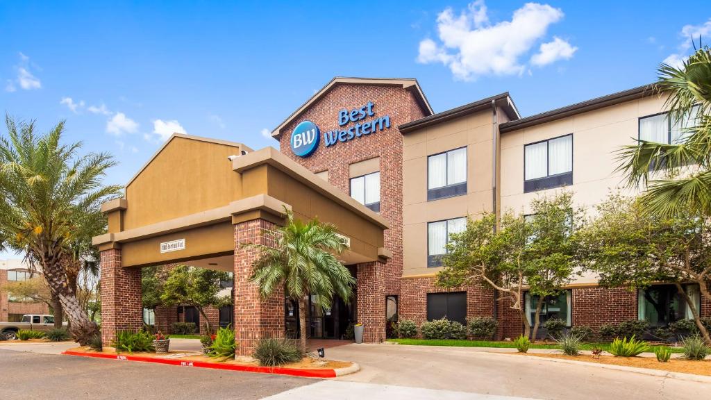 a rendering of the front of a hotel at Best Western Town Center Inn in Weslaco