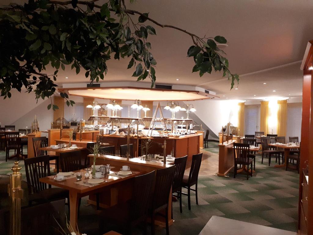 Restaurace v ubytování Hotel Ostfriesen Hof