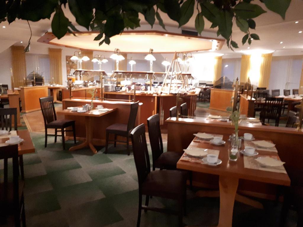Restaurace v ubytování Hotel Ostfriesen Hof