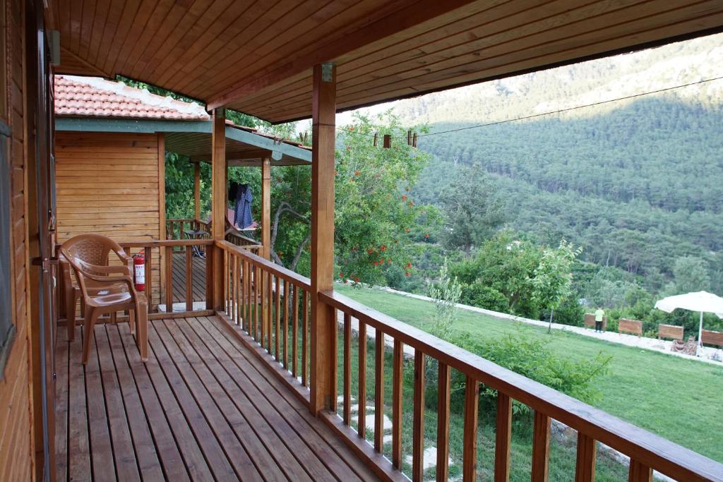 Nespecifikovaný výhled na hory nebo výhled na hory při pohledu z hotelu