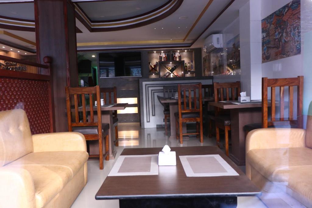 Posezení v ubytování Hotel Samrajya Pvt. Ltd.