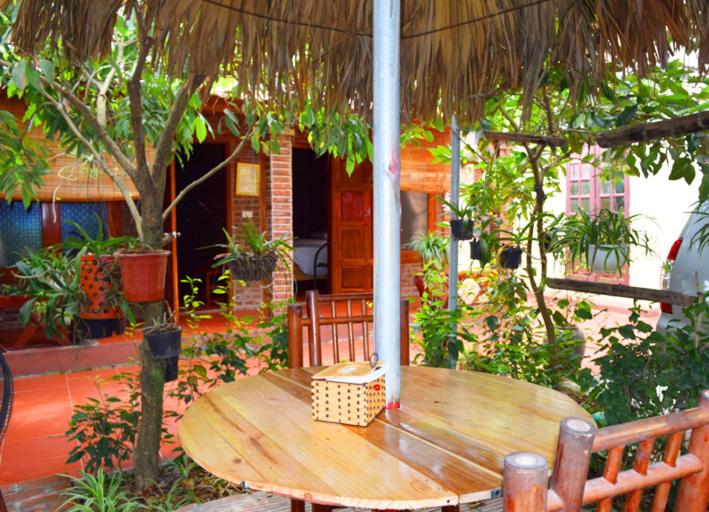 Van Long Family Homestay - Habitación Doble Con Vistas Al Jardín