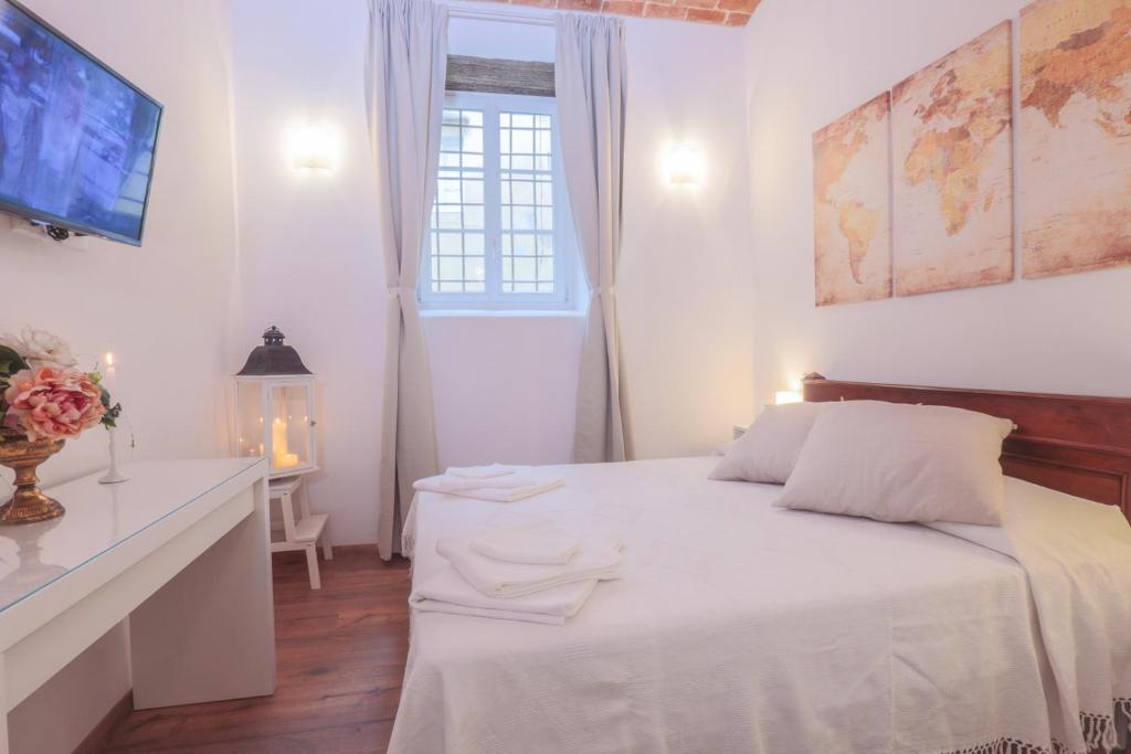 San Pierino Charming Rooms - 9